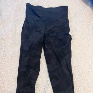 Cameo Lulu lemon leggings